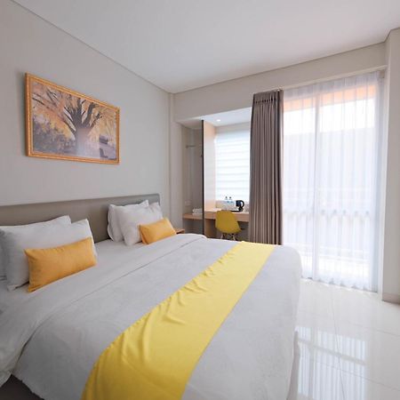 S101 Hotels Semarang Kültér fotó